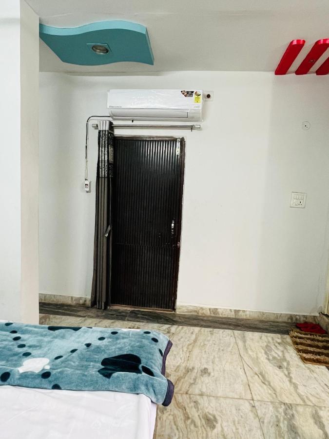 Tiwari G Home Stay Ujjain Extérieur photo
