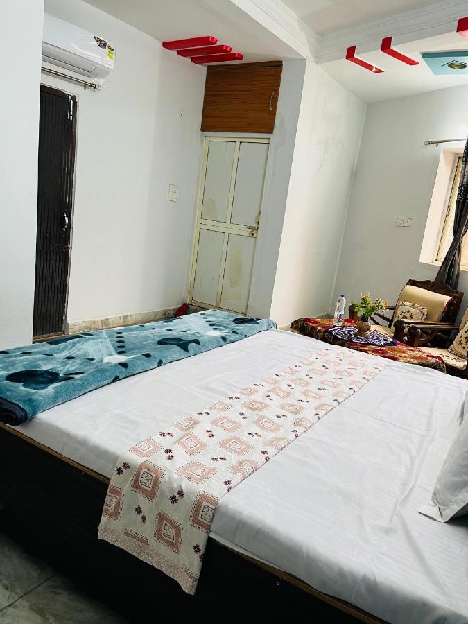 Tiwari G Home Stay Ujjain Extérieur photo
